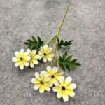 Artificial silk daisies with green leaves arrangement for home decor