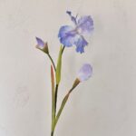 Artificial silk blue iris flowers arrangement of 3 heads for floral decor.