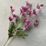 Realistic silk daisy bouquet with green foliage, ideal for artificial wedding flowers and home decor.