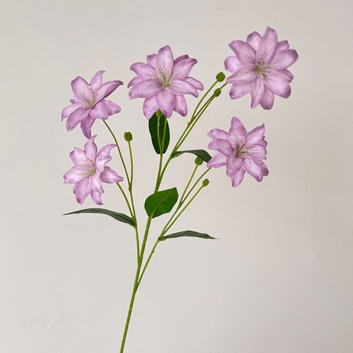 Beautiful faux wedding flowers featuring silk lilies, ideal for a real touch wedding decor look.
