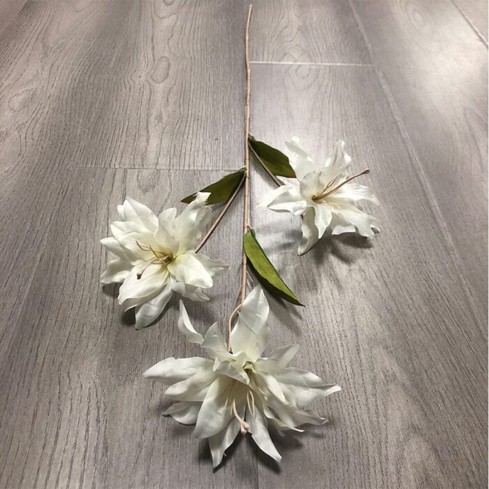 Silk Lily Bouquet: Premium Artificial Flower for Wedding Decor Three realistic faux white lily heads perfect for wedding decor and floral arrangements.