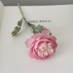 Silk ranunculus stem 48-YWMR1004 in light purple